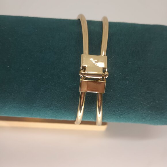 Dillard's Scarlet Flower Statement Bangle Bracelet. - Picture 4 of 5